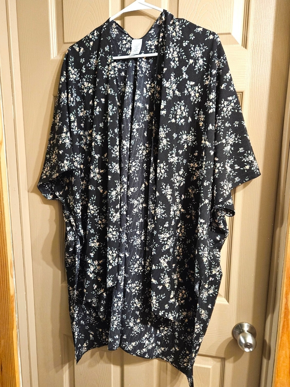 Black Floral Kimono